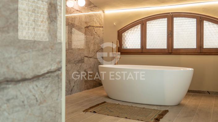 Image No.19-3 Bed Property for sale