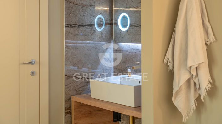 Image No.20-3 Bed Property for sale