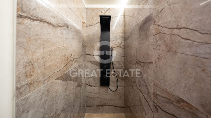 Image No.37-3 Bed Property for sale