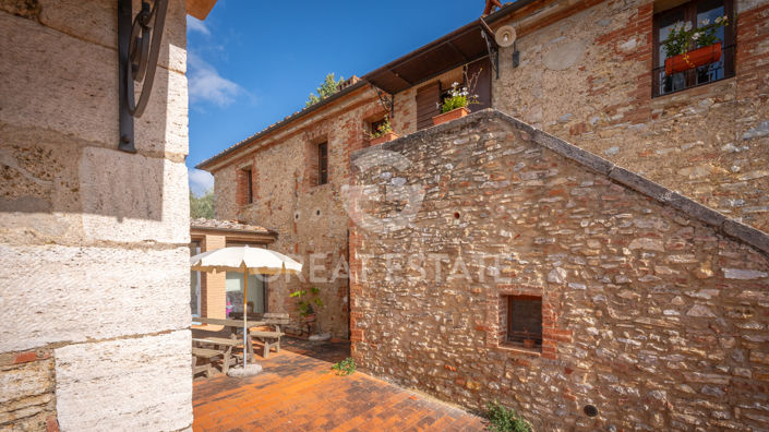 Image No.12-7 Bed Country House for sale