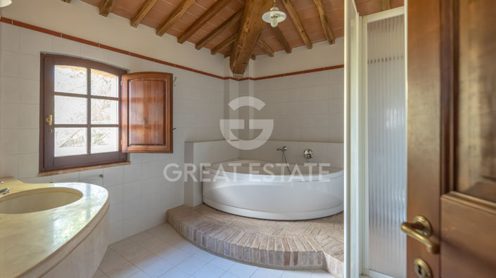 Image No.35-7 Bed Country House for sale