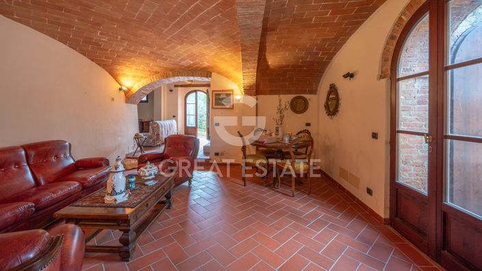 Image No.7-7 Bed Country House for sale