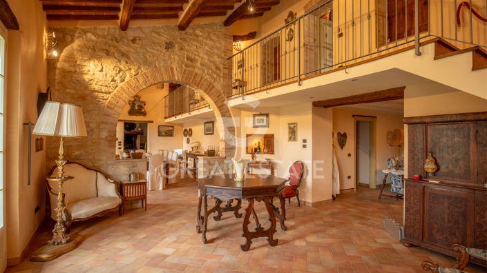 Image No.2-4 Bed Country House for sale