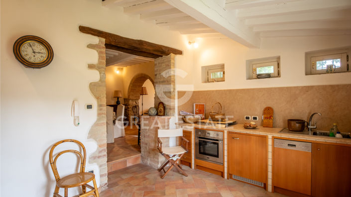 Image No.20-4 Bed Country House for sale