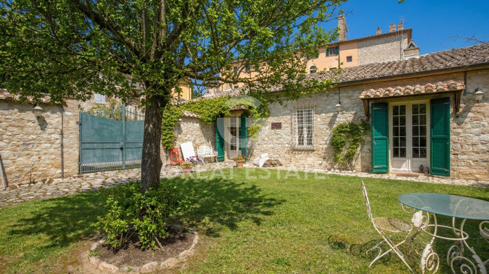 Image No.9-4 Bed Country House for sale