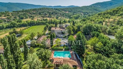 Maison de campagne de 12 chambres à vendre à Tuoro sul Trasimeno