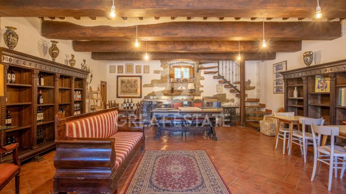 Image No.5-12 Bed Country House for sale