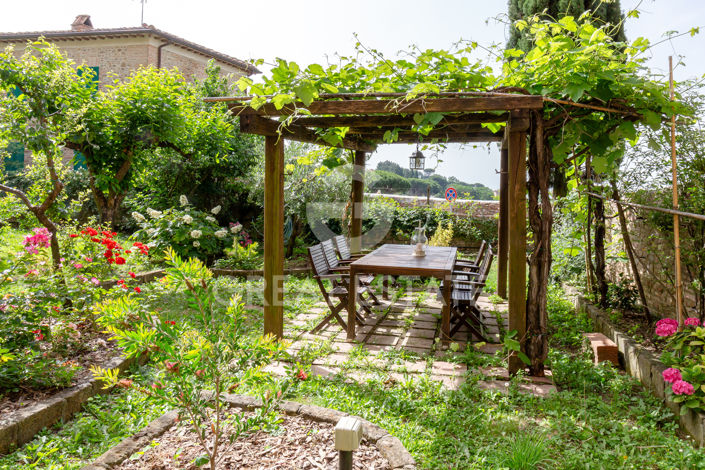 Image No.11-4 Bed Property for sale