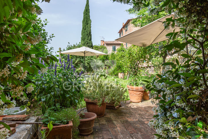 Image No.18-4 Bed Property for sale