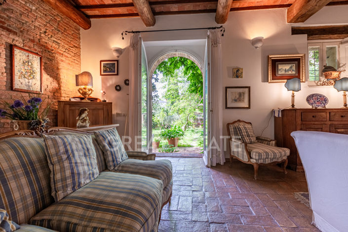 Image No.29-4 Bed Property for sale