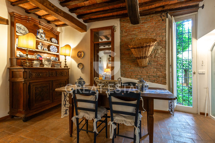 Image No.32-4 Bed Property for sale