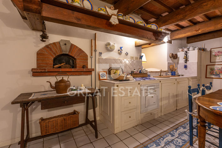 Image No.37-4 Bed Property for sale