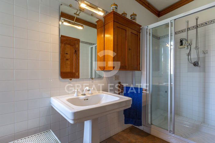 Image No.48-4 Bed Property for sale