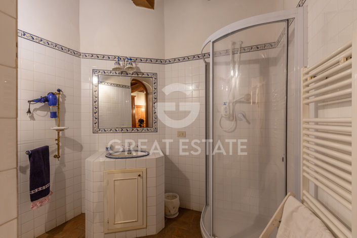 Image No.53-4 Bed Property for sale