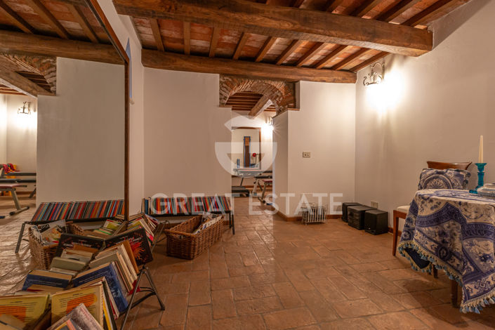 Image No.54-4 Bed Property for sale