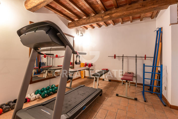 Image No.55-4 Bed Property for sale