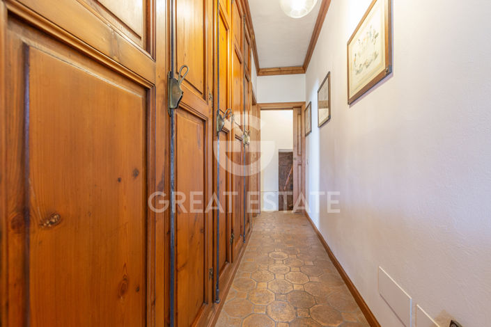 Image No.56-4 Bed Property for sale