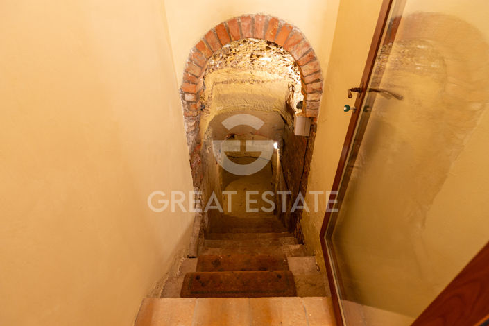 Image No.57-4 Bed Property for sale