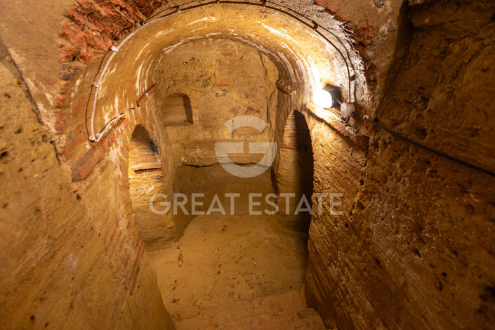 Image No.58-4 Bed Property for sale