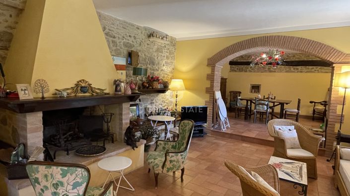 Image No.7-4 Bed Country House for sale