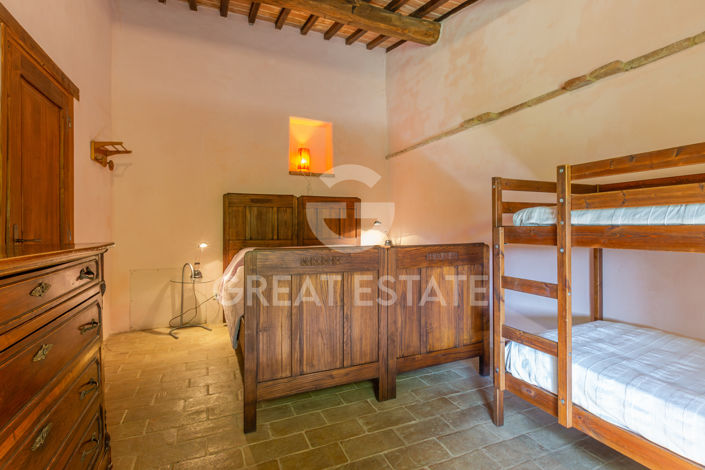 Image No.36-5 Bed Country House for sale