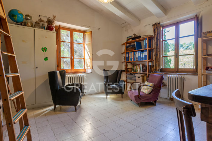 Image No.46-5 Bed Country House for sale