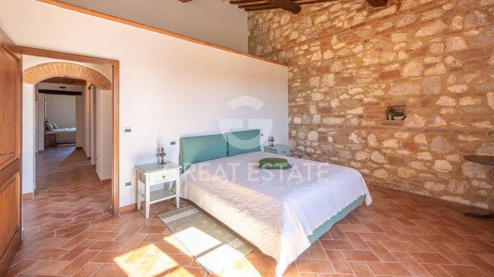 Image No.30-7 Bed Country House for sale