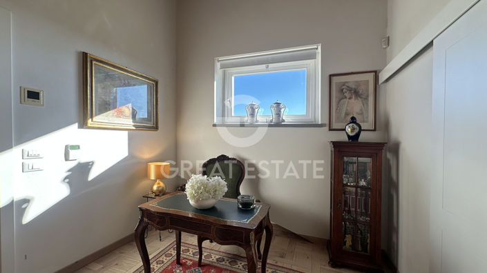 Image No.23-2 Bed Country House for sale