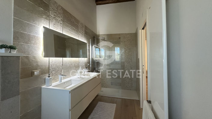 Image No.28-2 Bed Country House for sale