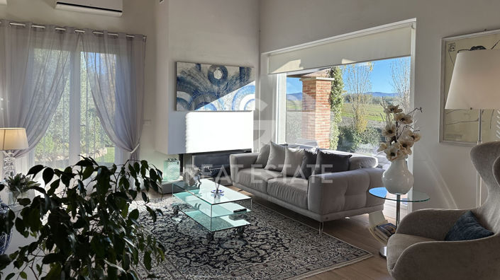 Image No.6-2 Bed Country House for sale