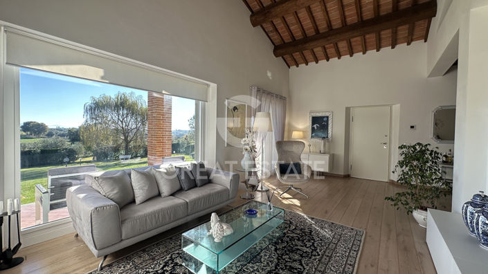 Image No.7-2 Bed Country House for sale