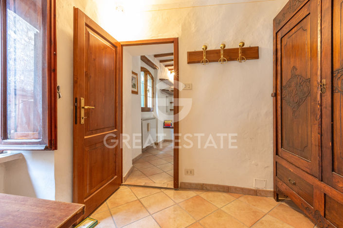 Image No.10-3 Bed Property for sale