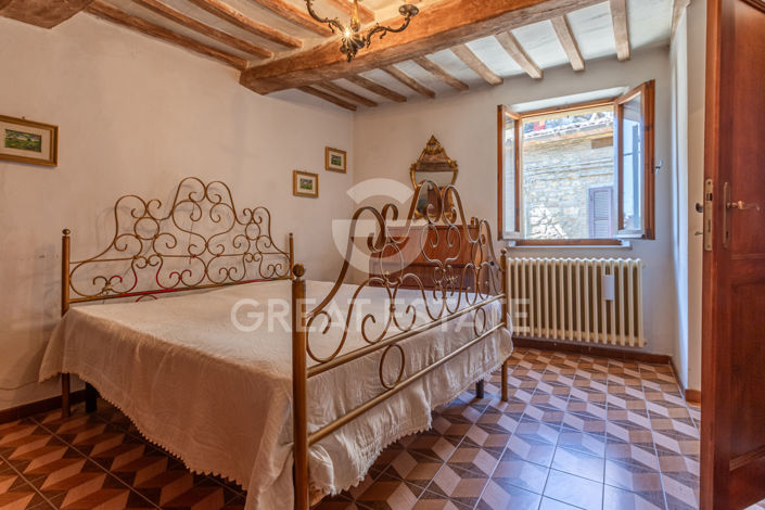 Image No.11-3 Bed Property for sale