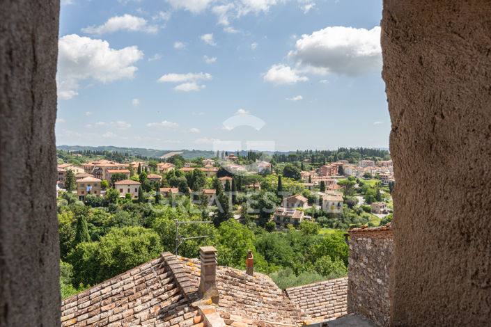 Image No.26-3 Bed Property for sale