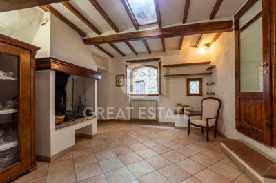 vendesi-appartamento-in-centro-storico-in-tos