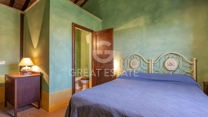 Image No.50-8 Bed Country House for sale