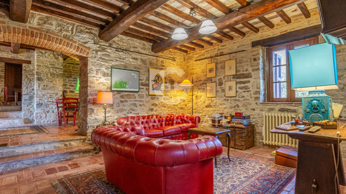 Image No.6-8 Bed Country House for sale