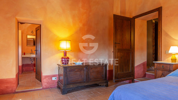 Image No.54-8 Bed Country House for sale