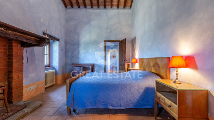 Image No.56-8 Bed Country House for sale