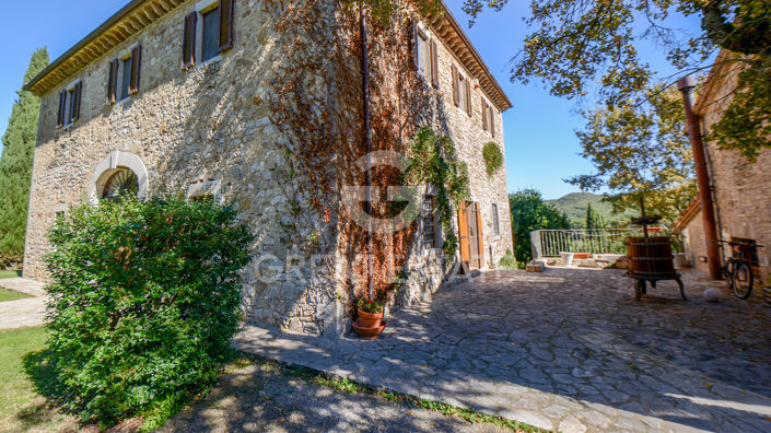 Image No.17-5 Bed Country House for sale