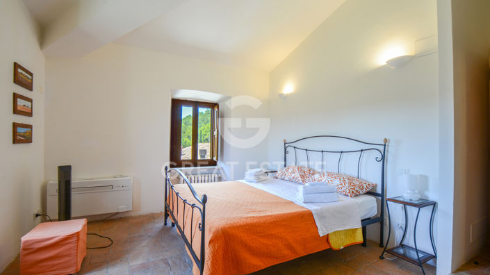 Image No.45-5 Bed Country House for sale