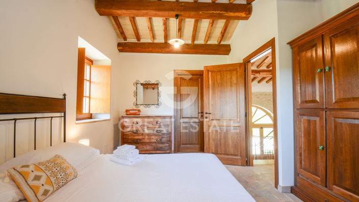 Image No.60-5 Bed Country House for sale