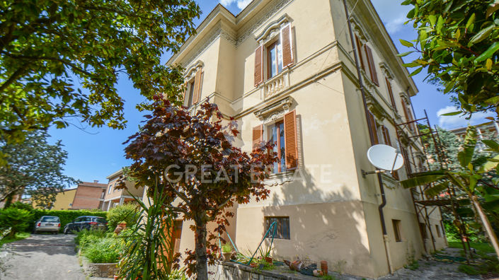 Image No.10-4 Bed Country House for sale