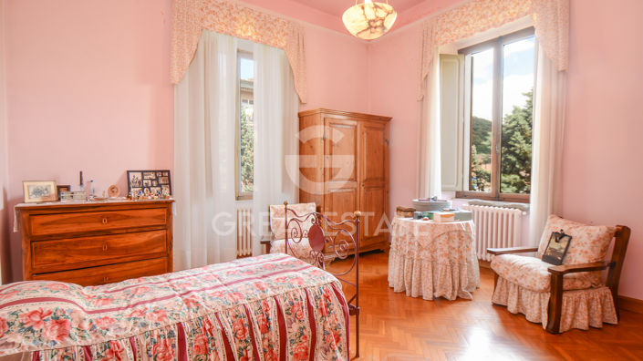 Image No.23-4 Bed Country House for sale