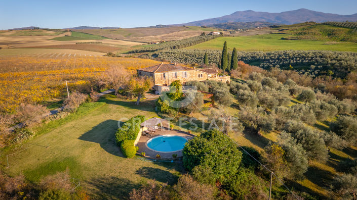 Image No.2-Maison de campagne de 8 chambres à vendre à Castèl del Piano