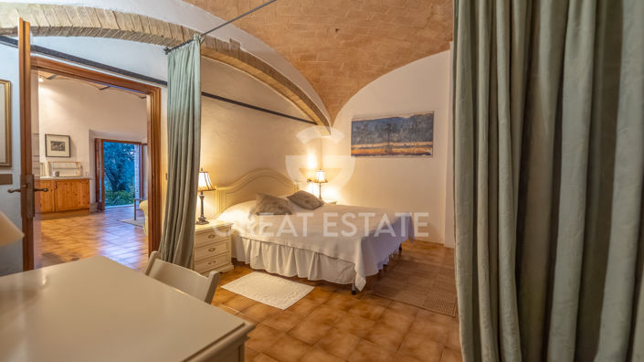 Image No.34-8 Bed Country House for sale