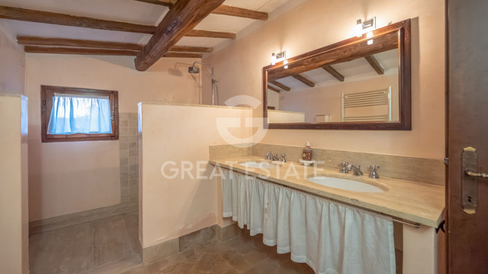 Image No.39-8 Bed Country House for sale