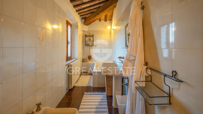 Image No.41-8 Bed Country House for sale