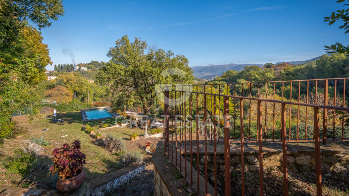 Image No.10-4 Bed Country House for sale