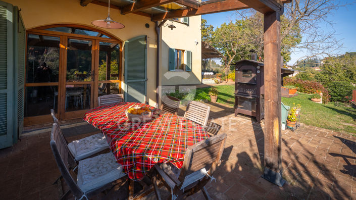 Image No.17-4 Bed Country House for sale